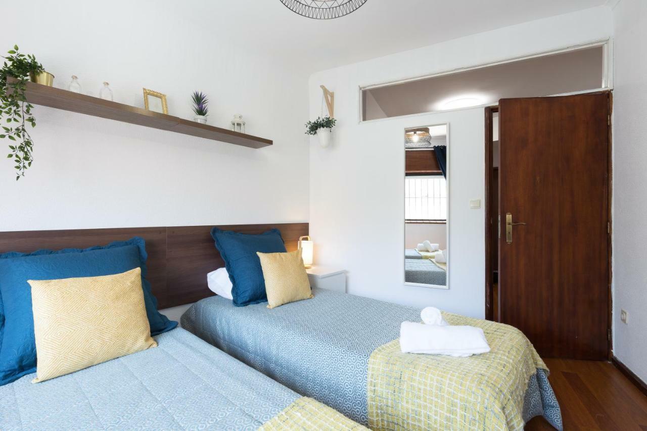 Apartmán 2 Comfy Bright Flats With Netflix Porto Exteriér fotografie